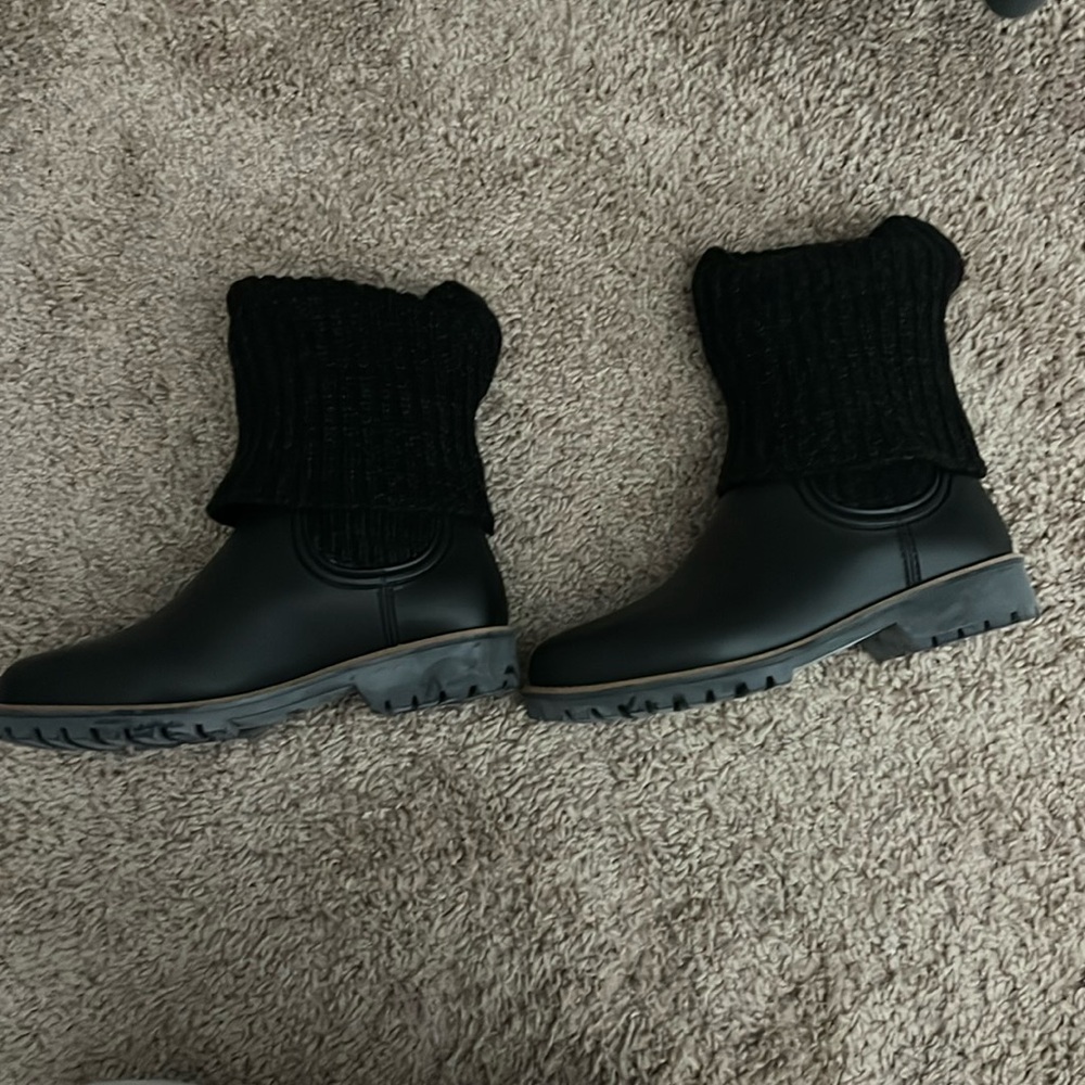 Bernardo rain boots brand new